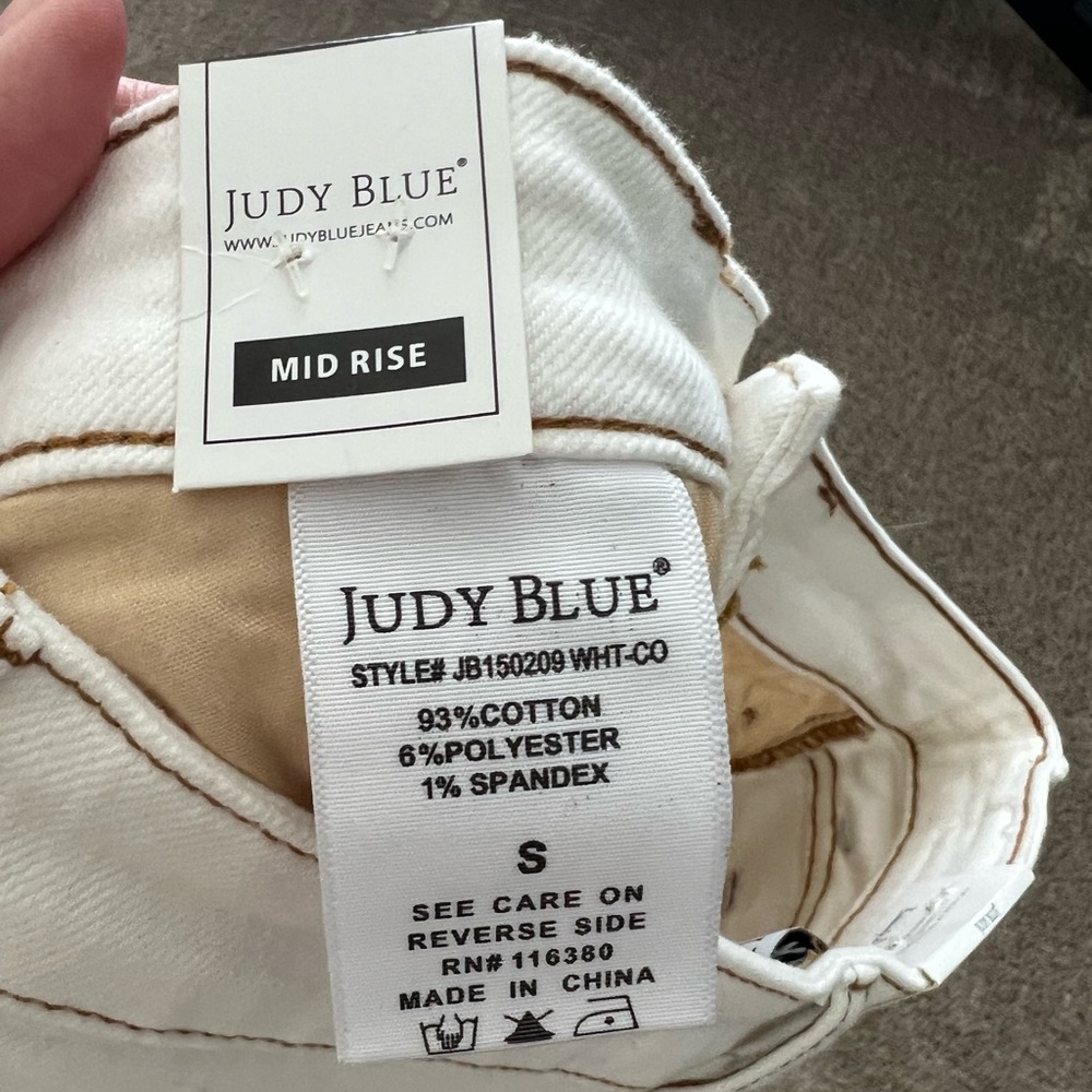 Small Judy Blue Ecru Rainbow Shorts - Picture 8 of 10